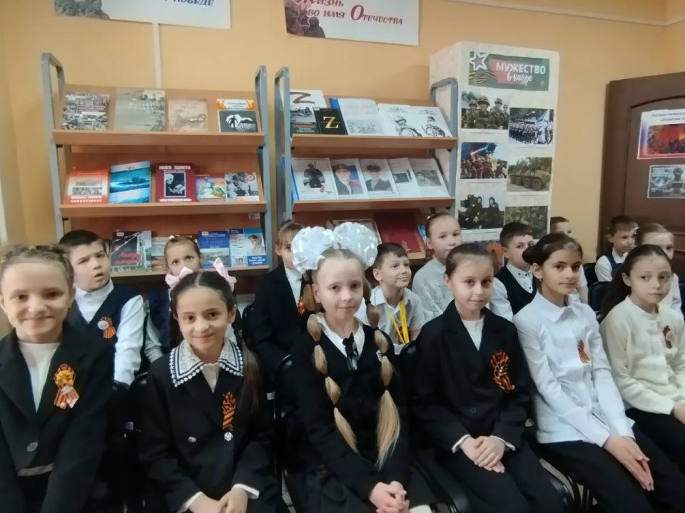 В преддверии 40-й годовщины со дня аварии на Чернобыльской АЭС в библиотеке-филиале № 17 им. Г. К. Жукова для учащихся МБОУ «СОШ № 29 им. Г. К. Жукова» прошел информационно-тематический час «Чернобыль – память на века» В преддверии 40-й годовщины со дня аварии на Чернобыльской АЭС в библиотеке-филиале № 17 им. Г. К. Жукова для учащихся МБОУ «СОШ № 29 им. Г. К. Жукова» прошел информационно-тематический час «Чернобыль – память на века»