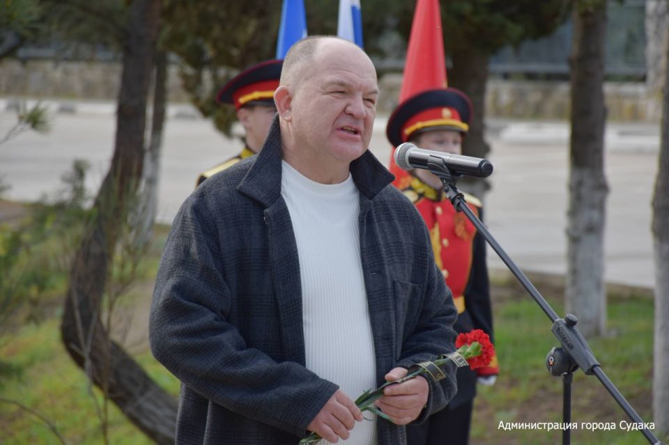 В Судаке почтили память ликвидаторов аварии на Чернобыльской АЭС В Судаке почтили память ликвидаторов аварии на Чернобыльской АЭС