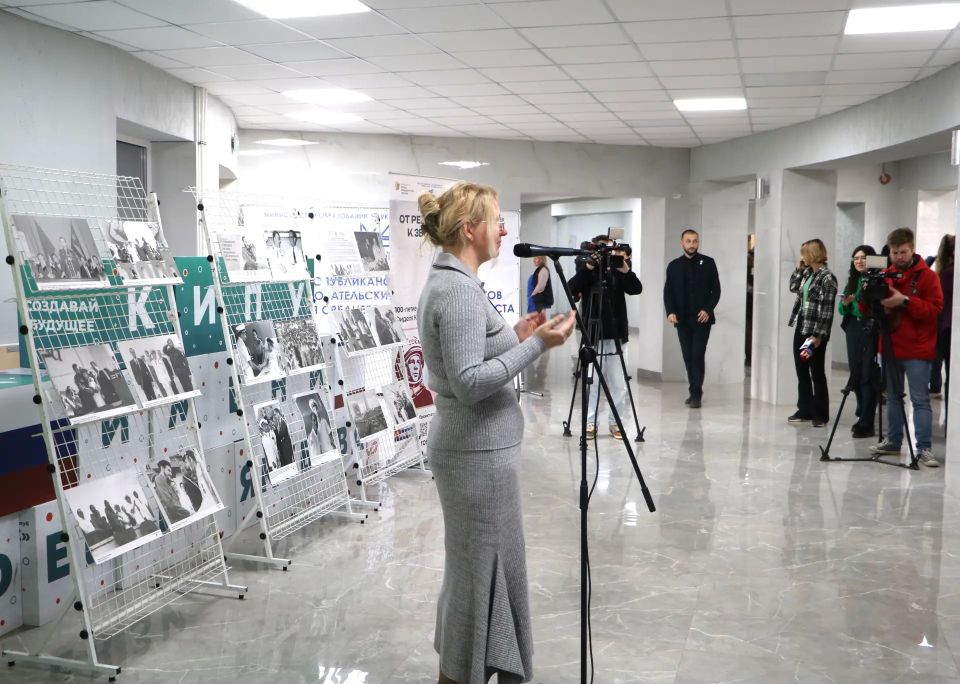 В Симферополе открылась фотовыставка к 100-летию Фиделя Кастро В Симферополе открылась фотовыставка к 100-летию Фиделя Кастро