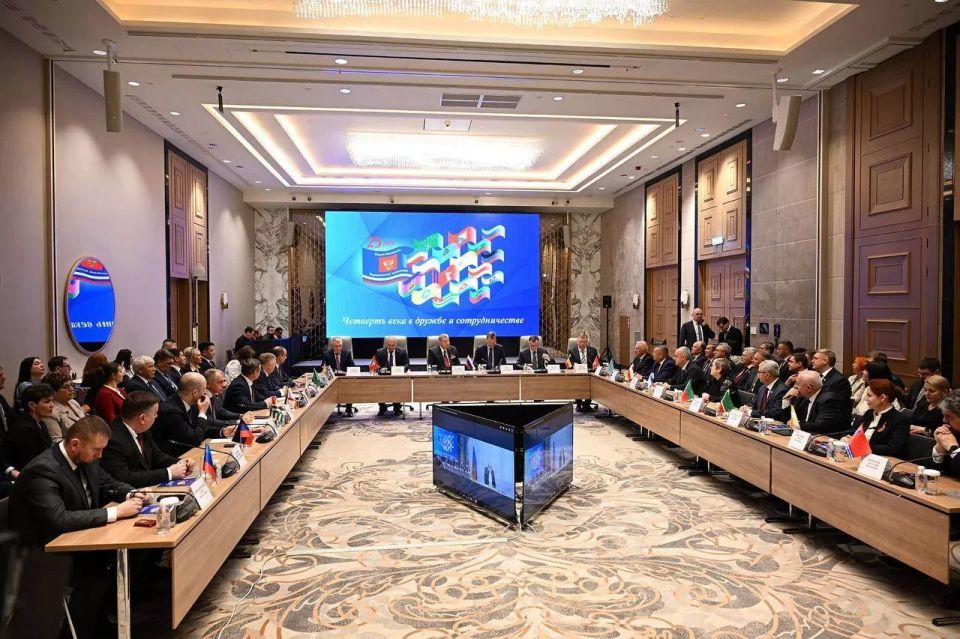 Полномочный представитель Президента РФ в Южном федеральном округе принял участие в расширенном заседании Совета Южно-Российской Парламентской Ассоциации