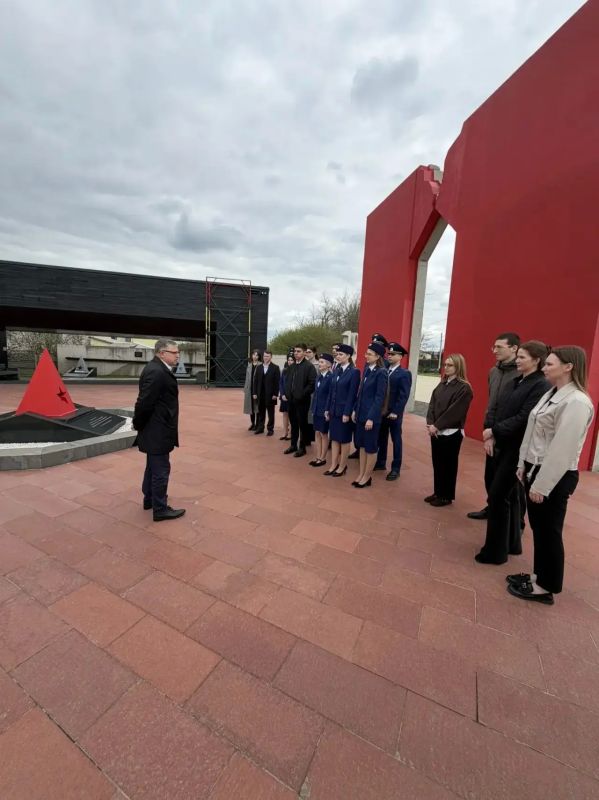 Молодые специалисты прокуратуры республики посетили мемориальный комплекс «Концлагерь «Красный» Молодые специалисты прокуратуры республики посетили мемориальный комплекс «Концлагерь «Красный»