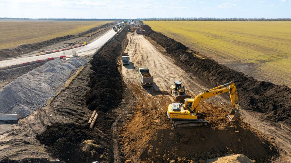 Строительство трассы Р-280 "Новороссия" в границах ДНР идет по графику Строительство трассы Р-280 "Новороссия" в границах ДНР идет по графику