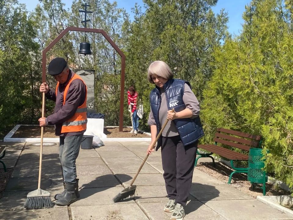 Раздольненский район принял активное участие в субботнике в рамках федерального проекта «Формирование комфортной городской среды» Раздольненский район принял активное участие в субботнике в рамках федерального проекта «Формирование комфортной городской среды»