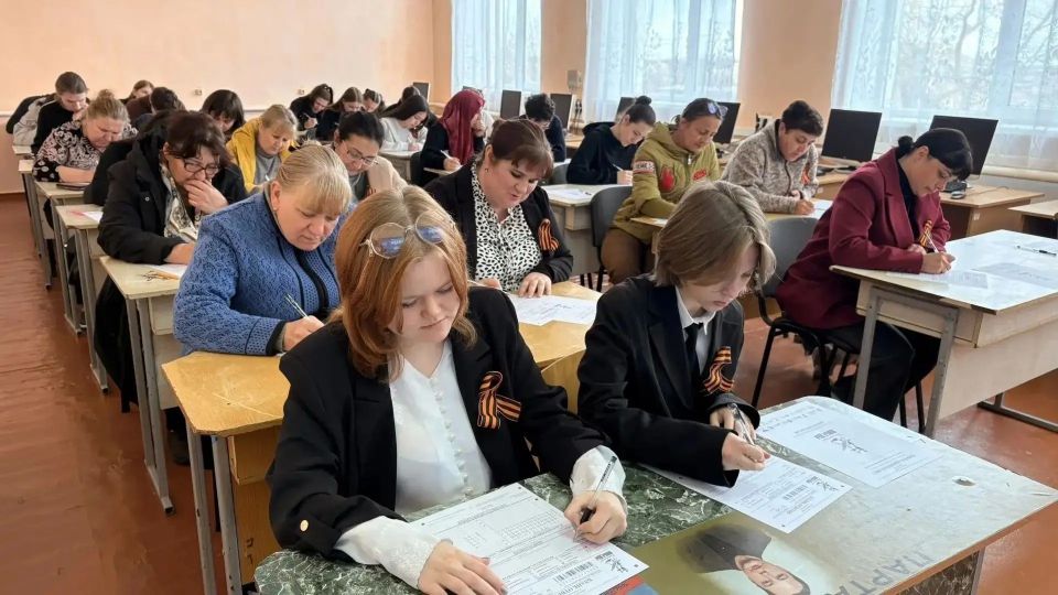 Международная просветительско-патриотическая акция «Диктант Победы» прошла в Советском районе Международная просветительско-патриотическая акция «Диктант Победы» прошла в Советском районе