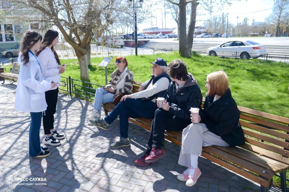 Евпатория присоединилась ко Всероссийскому субботнику Евпатория присоединилась ко Всероссийскому субботнику