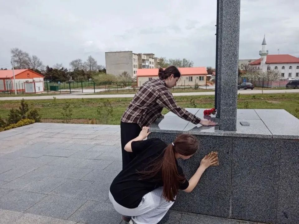 В сёлах Джанкойского района прошел Всероссийский субботник В сёлах Джанкойского района прошел Всероссийский субботник
