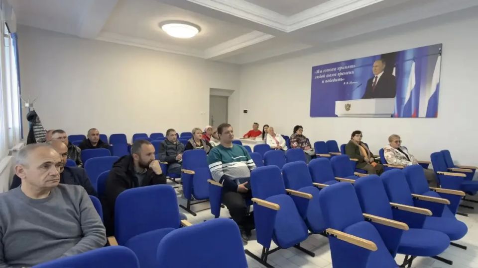 Антон Кравец: Совместно с председателем районного совета Дмитрием Мильгевским с участием представителя Инспекции по жилищному надзору Республики Крым, Фонда капитального ремонта Республики Крым провели встречу с... Антон Кравец: Совместно с председателем районного совета Дмитрием Мильгевским с участием представителя Инспекции по жилищному надзору Республики Крым, Фонда капитального ремонта Республики Крым провели встречу с...