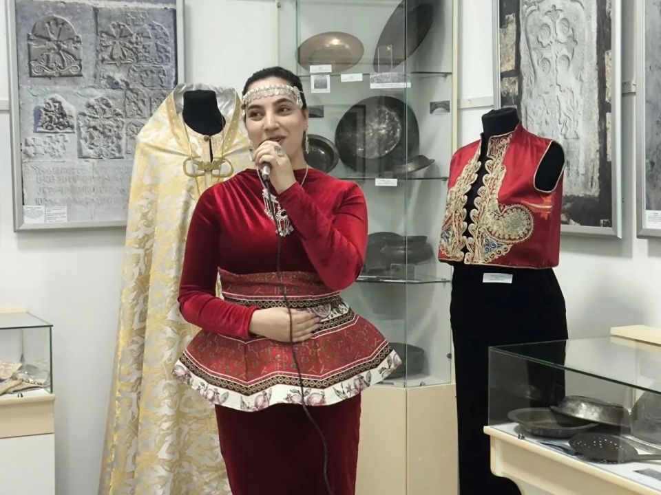 В Белогорском районном историко-краеведческом музее состоялось открытие выставки «Армяне Крыма» В Белогорском районном историко-краеведческом музее состоялось открытие выставки «Армяне Крыма»