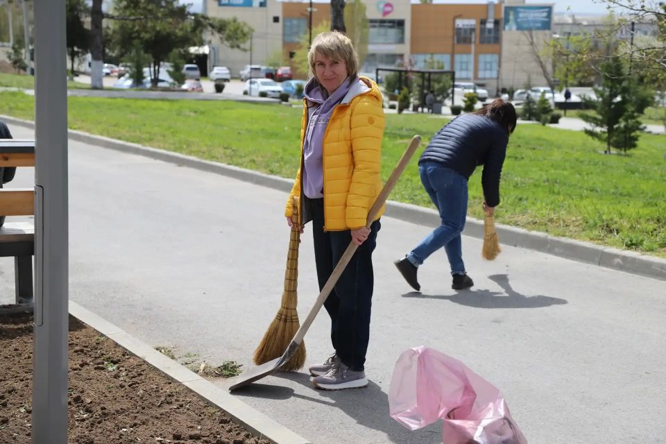 Сотрудники органов местного самоуправления: районного совета, администрации района, контрольно-счетной палаты и подведомственных учреждений приняли участие во Всероссийском субботнике Сотрудники органов местного самоуправления: районного совета, администрации района, контрольно-счетной палаты и подведомственных учреждений приняли участие во Всероссийском субботнике