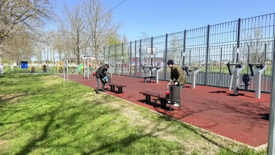 В сёлах Джанкойского района прошел Всероссийский субботник В сёлах Джанкойского района прошел Всероссийский субботник