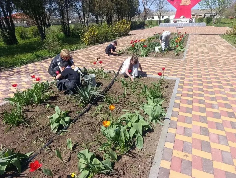 В сёлах Джанкойского района прошел Всероссийский субботник В сёлах Джанкойского района прошел Всероссийский субботник