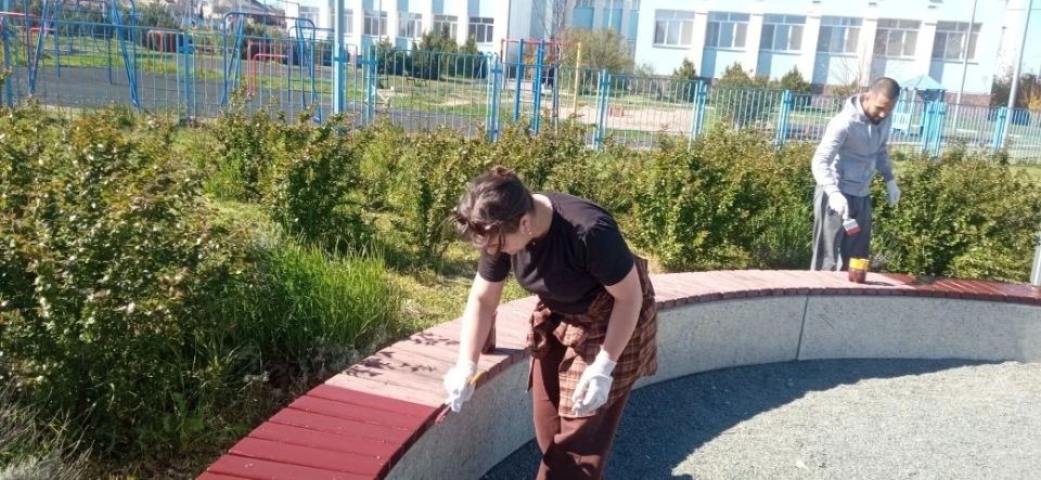 Сотрудники Госкомнаца Крыма, Дома дружбы народов и Медиацентра имени Исмаила Гаспринского приняли участие во Всекрымском субботнике Сотрудники Госкомнаца Крыма, Дома дружбы народов и Медиацентра имени Исмаила Гаспринского приняли участие во Всекрымском субботнике