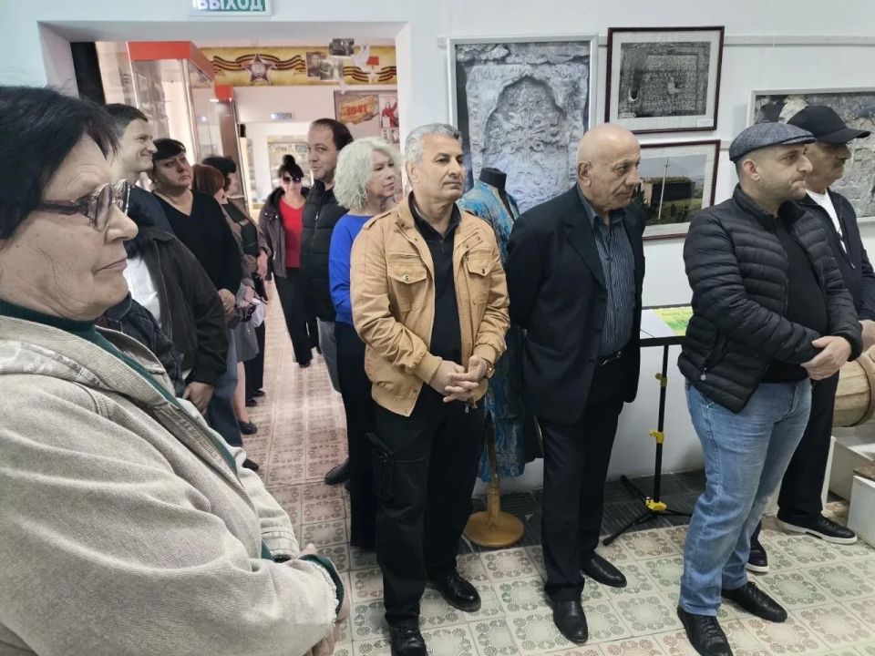 В Белогорском районном историко-краеведческом музее состоялось открытие выставки «Армяне Крыма» В Белогорском районном историко-краеведческом музее состоялось открытие выставки «Армяне Крыма»