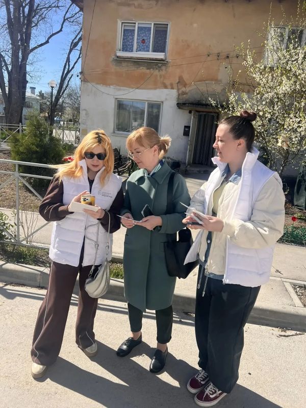 Дорогие белогорцы!. Сегодня на центральных улицах города прошёл субботник и это было понастоящему вдохновляюще! Помимо убори, наши волонтёры помогали вам проголосовать за объекты, которые могут появиться или преобразиться в... Дорогие белогорцы!. Сегодня на центральных улицах города прошёл субботник и это было понастоящему вдохновляюще! Помимо убори, наши волонтёры помогали вам проголосовать за объекты, которые могут появиться или преобразиться в...