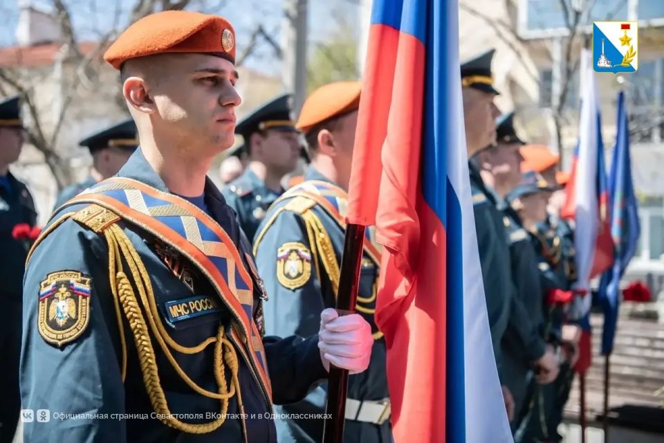 450 севастопольцев встали на защиту мира от радиации — город помнит 450 севастопольцев встали на защиту мира от радиации — город помнит