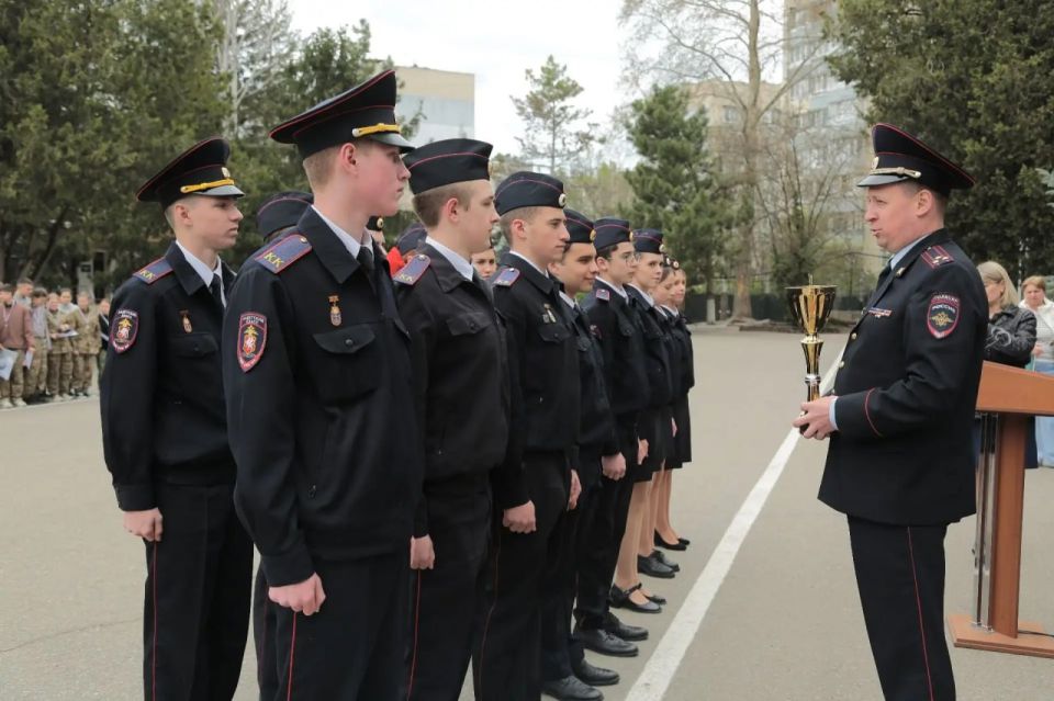 Севастопольские кадеты органов внутренних дел стали победителями спортивных игр, посвященных Дню Победы в Великой Отечественной войне Севастопольские кадеты органов внутренних дел стали победителями спортивных игр, посвященных Дню Победы в Великой Отечественной войне
