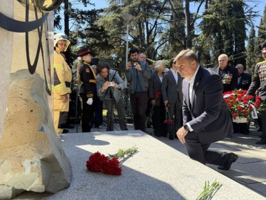 ���������� �����������: � ���� 40-����� ������ �� ������������� ��� ����� �����-����� �9 ���������� �������� ��������� ������-������������!