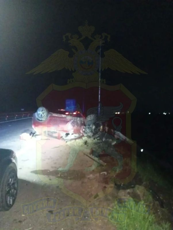 В Ленинском районе грузовик наехал на две легковушки: один человек погиб и трое пострадали
