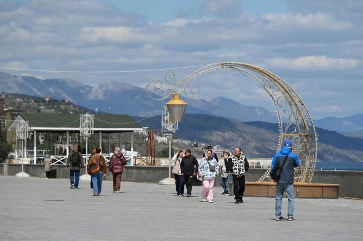 Майские праздники в Крыму в этом году начнутся с неприятного сюрприза — тепло откладывается