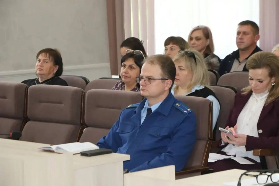 Ольга Урайкина: Сегодня после заседания президиума, состоялось 28-ое заседание Бахчисарайского районного совета Ольга Урайкина: Сегодня после заседания президиума, состоялось 28-ое заседание Бахчисарайского районного совета