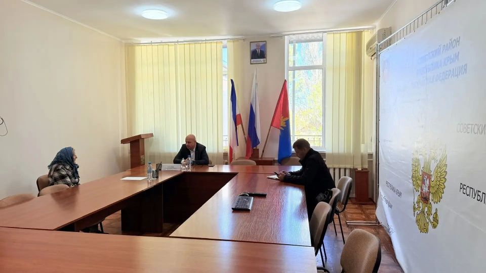 Глава администрации Советского района Александр Харламов провел еженедельный прием граждан. Глава администрации Советского района Александр Харламов провел еженедельный прием граждан.