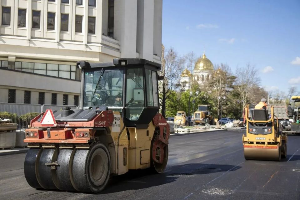 Благоустройство скверов Победы и Республики завершается в Симферополе Благоустройство скверов Победы и Республики завершается в Симферополе