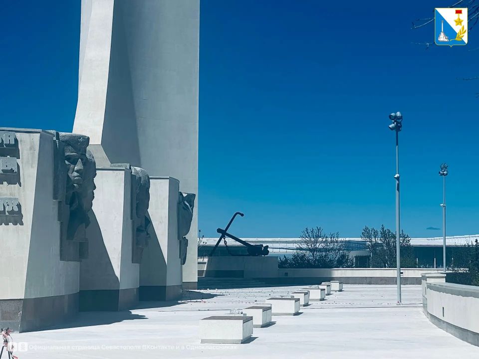 Профильные службы обследуют обелиск «Городу-Герою Севастополю» Профильные службы обследуют обелиск «Городу-Герою Севастополю»