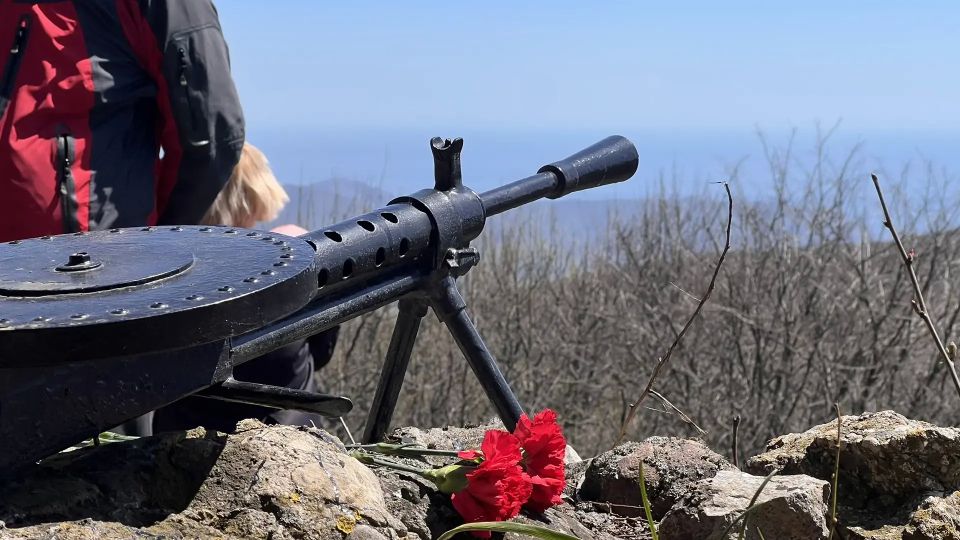 В преддверии Дня Великой Победы сотрудники ГКУ РК «Крымский центр Территориального страхового фонда документации», а также члены их семей провели ряд мероприятий по благоустройству памятных мест, посвящённых крымским... В преддверии Дня Великой Победы сотрудники ГКУ РК «Крымский центр Территориального страхового фонда документации», а также члены их семей провели ряд мероприятий по благоустройству памятных мест, посвящённых крымским...
