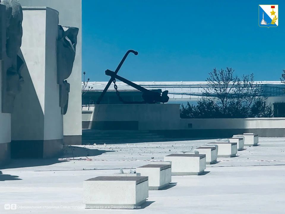 Профильные службы обследуют обелиск «Городу-Герою Севастополю» Профильные службы обследуют обелиск «Городу-Герою Севастополю»