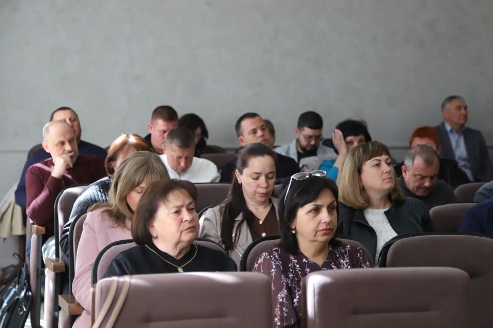 На аппаратном совещании администрации Бахчисарайского района директор ЕДДС Константин Безбородкин сообщил, что за неделю поступило 580 обращений На аппаратном совещании администрации Бахчисарайского района директор ЕДДС Константин Безбородкин сообщил, что за неделю поступило 580 обращений