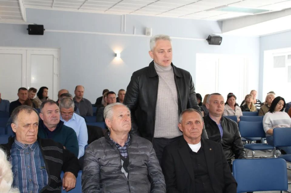 Игорь Крутьков: На еженедельном аппаратном совещании с главами поселений и руководителями ресурсоснабжающих организаций обсудили ряд актуальных вопросов Игорь Крутьков: На еженедельном аппаратном совещании с главами поселений и руководителями ресурсоснабжающих организаций обсудили ряд актуальных вопросов
