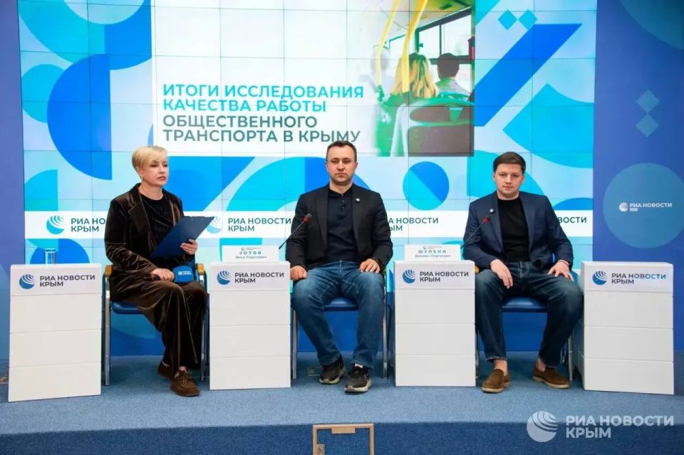В Крыму нужно внедрить оплату поездок в общественном транспорте по QR-кодам на остановках