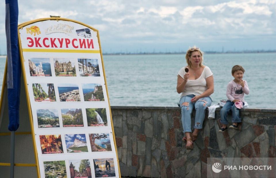 Охота на "серых" экскурсоводов началась в Крыму