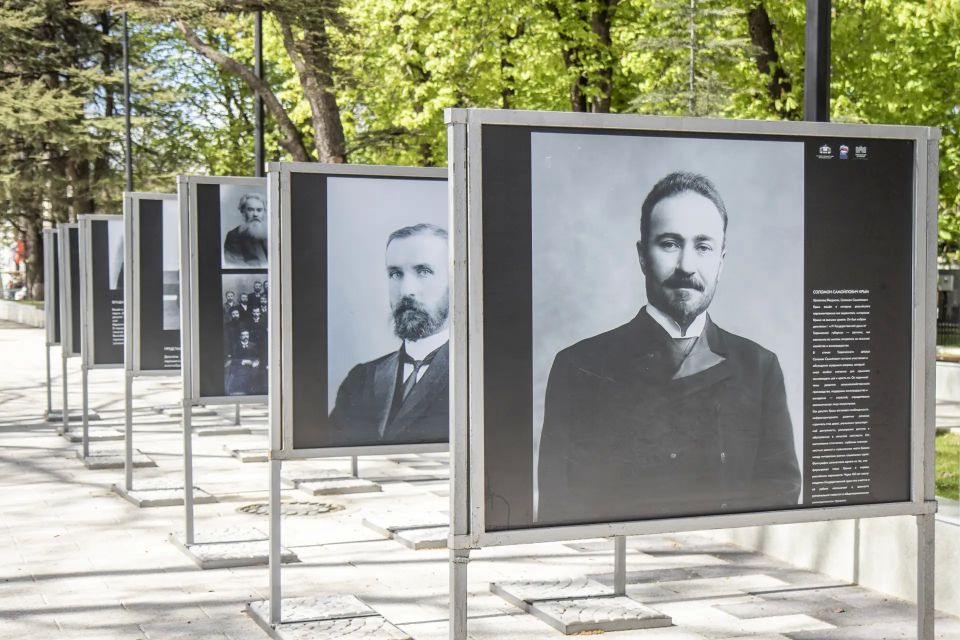 В Симферополе открылась историческая фотовыставка к 120-летию Государственной Думы В Симферополе открылась историческая фотовыставка к 120-летию Государственной Думы