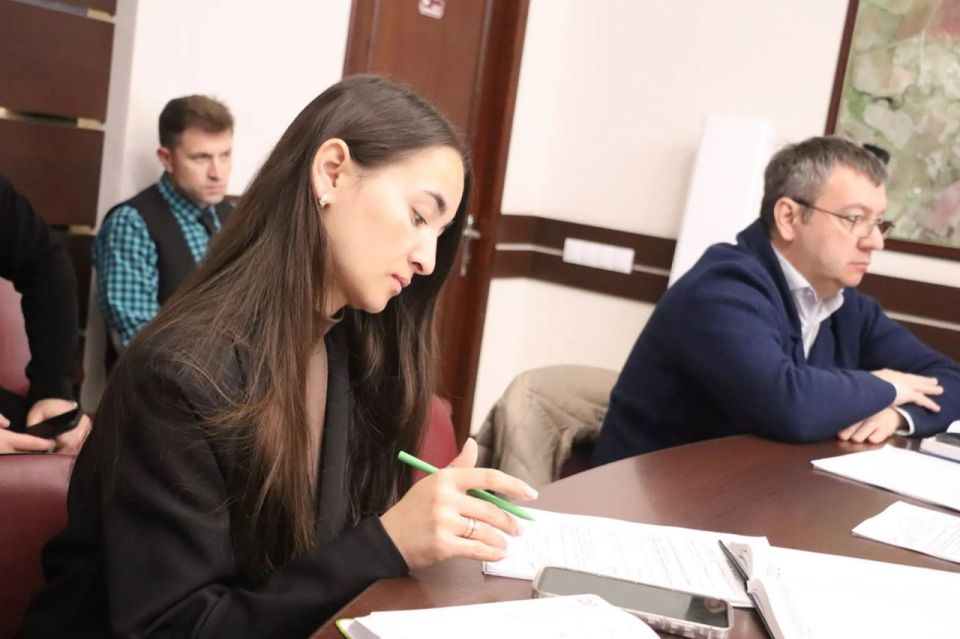 Под руководством главы администрации Керчи Олега Каторгина рабочая неделя началась с аппаратного совещания с заместителями и руководителями структурных подразделений администрации, где были заслушаны отчеты о выполнении... Под руководством главы администрации Керчи Олега Каторгина рабочая неделя началась с аппаратного совещания с заместителями и руководителями структурных подразделений администрации, где были заслушаны отчеты о выполнении...