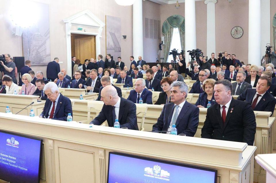 Владимир Немцев: В Таврическом дворце Санкт-Петербурга прошло заседание Совета законодателей Российской Федерации Владимир Немцев: В Таврическом дворце Санкт-Петербурга прошло заседание Совета законодателей Российской Федерации