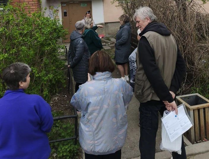 В Керчи заместители главы администрации регулярно проводят выездные встречи с жителями многоквартирных домов для обсуждения актуальных проблем В Керчи заместители главы администрации регулярно проводят выездные встречи с жителями многоквартирных домов для обсуждения актуальных проблем