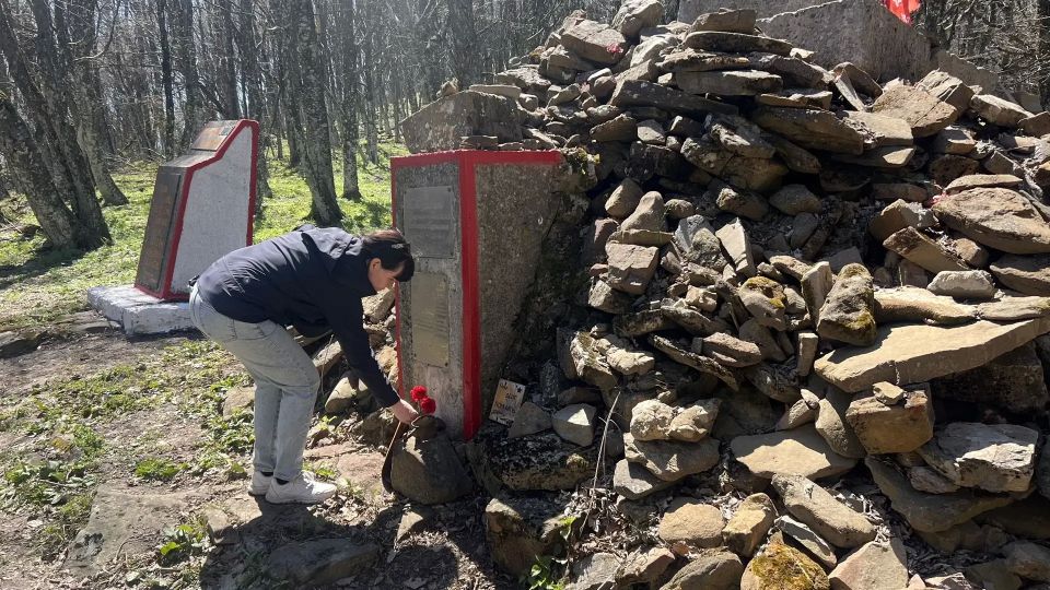 В преддверии Дня Великой Победы сотрудники ГКУ РК «Крымский центр Территориального страхового фонда документации», а также члены их семей провели ряд мероприятий по благоустройству памятных мест, посвящённых крымским... В преддверии Дня Великой Победы сотрудники ГКУ РК «Крымский центр Территориального страхового фонда документации», а также члены их семей провели ряд мероприятий по благоустройству памятных мест, посвящённых крымским...