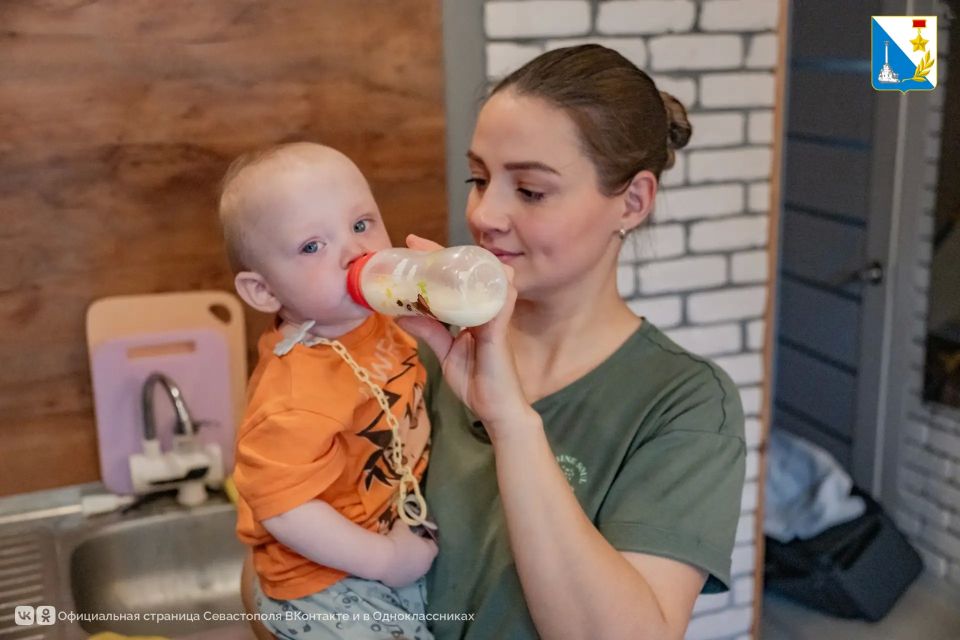 Любовь творит чудеса: пятеро детей, общее дело и победа в конкурсе «Семья года» Любовь творит чудеса: пятеро детей, общее дело и победа в конкурсе «Семья года»