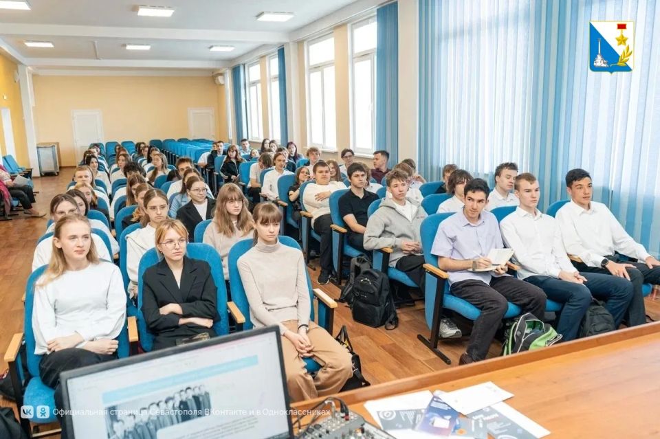 Участники Российских студенческих отрядов организуют встречи для 10 тысяч школьников и студентов колледжей Севастополя Участники Российских студенческих отрядов организуют встречи для 10 тысяч школьников и студентов колледжей Севастополя