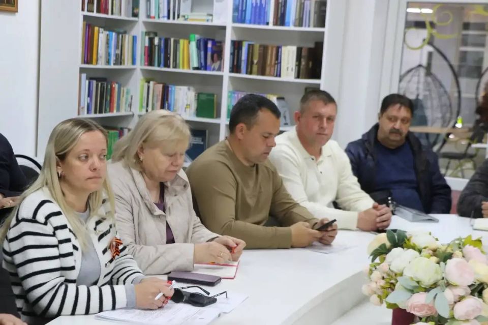 Ольга Урайкина: Сегодня в Центральной районной библиотеке им А.С.Пушкина прошло рабочее совещание, посвящённое вопросу «О принятии обоснованных тарифов по содержанию и ремонту общего имущества многоквартирных домов на основе... Ольга Урайкина: Сегодня в Центральной районной библиотеке им А.С.Пушкина прошло рабочее совещание, посвящённое вопросу «О принятии обоснованных тарифов по содержанию и ремонту общего имущества многоквартирных домов на основе...