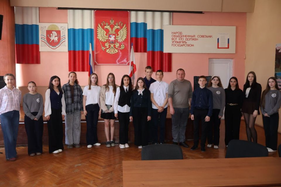 Денис Олейник: Сегодня провёл встречу с лидерами школьного самоуправления Раздольненского района Денис Олейник: Сегодня провёл встречу с лидерами школьного самоуправления Раздольненского района