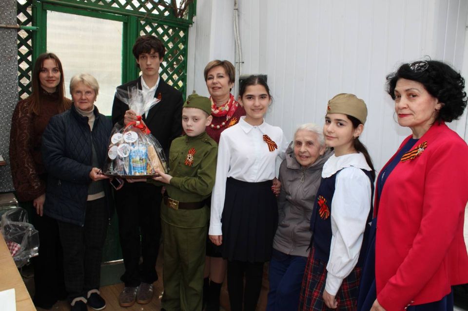 В гости к ветерану! В преддверии Дня Победы в Крыму стартовала ежегодная акция Федерального агентства по делам национальностей и Дома народов России