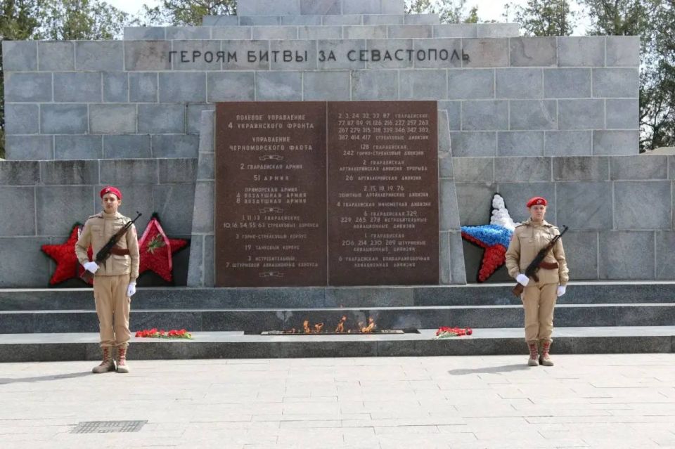 В Севастополе на Сапун-горе состоялась торжественная Вахта Памяти В Севастополе на Сапун-горе состоялась торжественная Вахта Памяти