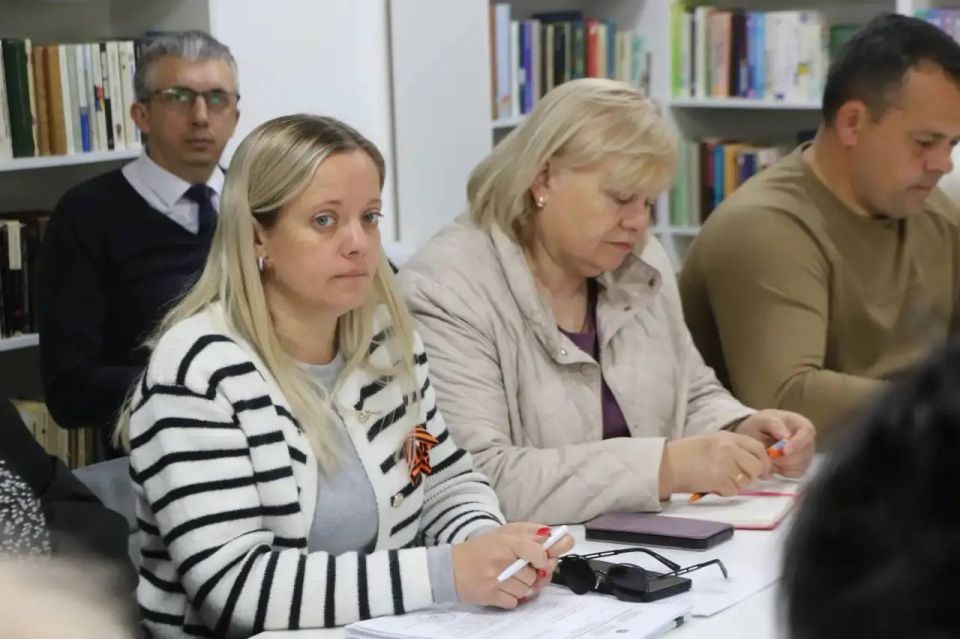 Ольга Урайкина: Сегодня в Центральной районной библиотеке им А.С.Пушкина прошло рабочее совещание, посвящённое вопросу «О принятии обоснованных тарифов по содержанию и ремонту общего имущества многоквартирных домов на основе... Ольга Урайкина: Сегодня в Центральной районной библиотеке им А.С.Пушкина прошло рабочее совещание, посвящённое вопросу «О принятии обоснованных тарифов по содержанию и ремонту общего имущества многоквартирных домов на основе...