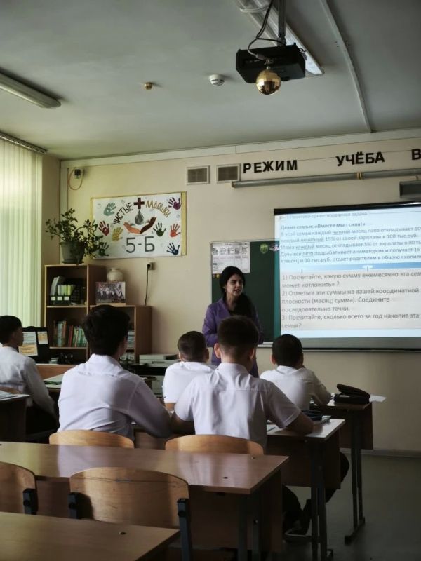 В Крыму проходит республиканский этап конкурса лучших учителей года и родного языка