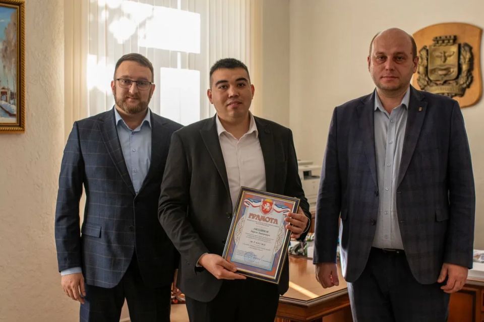 Сотрудник ГБУ РК «Центра землеустройства и кадастровой оценки» стал победителем в конкурсе «Лучший специалист по охране труда в Южном Федеральном округе» Сотрудник ГБУ РК «Центра землеустройства и кадастровой оценки» стал победителем в конкурсе «Лучший специалист по охране труда в Южном Федеральном округе»