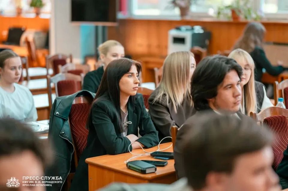 Крымские студенты обсудили право выбора на лекции Общества «Знание» Крымские студенты обсудили право выбора на лекции Общества «Знание»