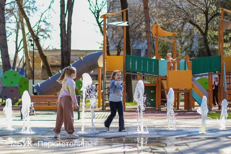 В Симферополе завершается реконструкция Детского парка В Симферополе завершается реконструкция Детского парка