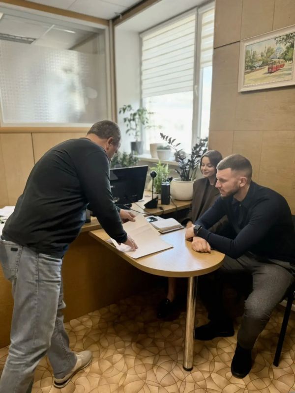 «Зелёный экзамен» сдан: государственные гражданские служащие Минприроды Крыма прошли плановую аттестацию, которая проводится раз в три года.Билеты содержали вопросы о государственной гражданской службе, противодействии... «Зелёный экзамен» сдан: государственные гражданские служащие Минприроды Крыма прошли плановую аттестацию, которая проводится раз в три года.Билеты содержали вопросы о государственной гражданской службе, противодействии...